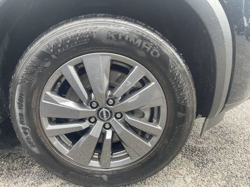 Used 2025 Nissan Pathfinder SV FWD image 6