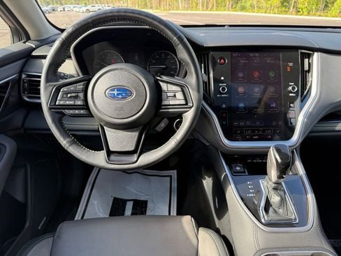 Used 2025 Subaru Outback Onyx Edition image 9