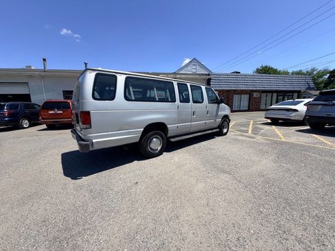 Used 2006 Ford E-350 and Econoline 350 XL RWD image 31