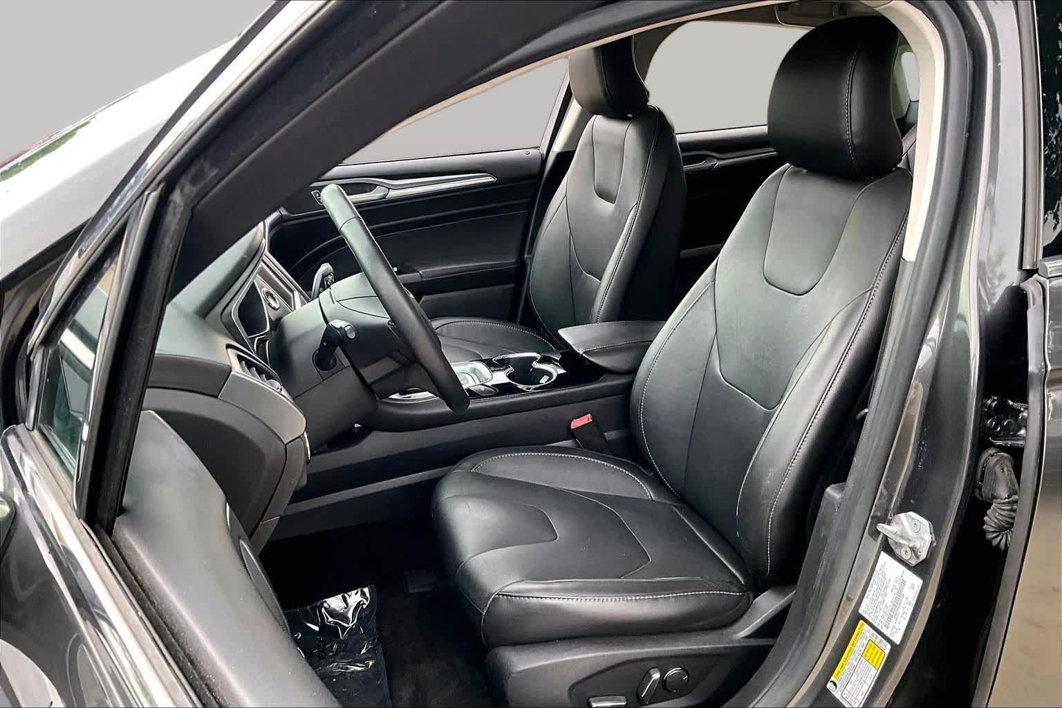 Used 2015 Ford Fusion Titanium FWD image 8