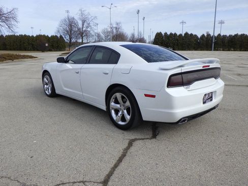 Used 2013 Dodge Charger SXT Plus image 3