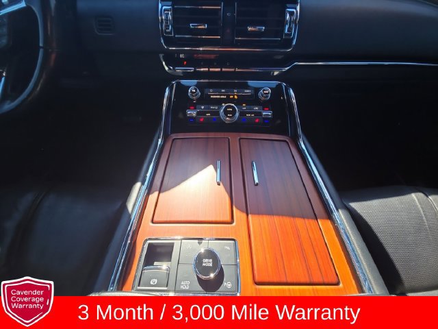 Used 2021 Lincoln Navigator L Reserve RWD image 3