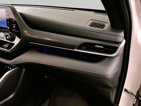 Used 2022 Toyota Highlander XSE image 15