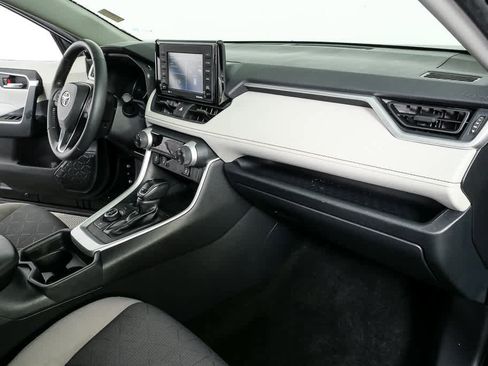 Used 2021 Toyota RAV4 XLE w/ Convenience Package image 21