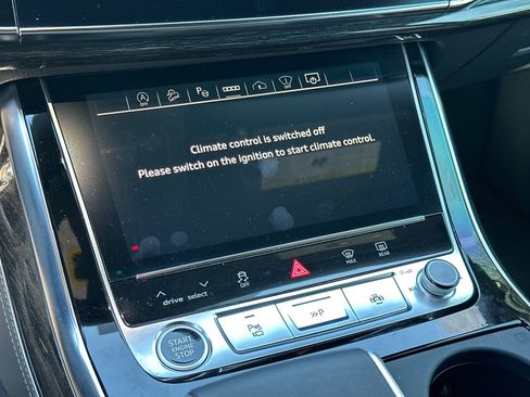 Used 2024 Audi Q8 Prestige image 31