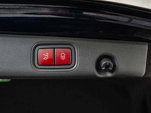 Used 2022 Mercedes-Benz E 53 AMG 4MATIC Sedan image 39