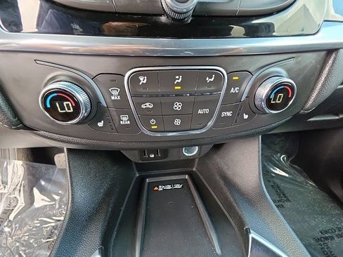 Certified 2023 Chevrolet Traverse LT AWD/4WD image 17