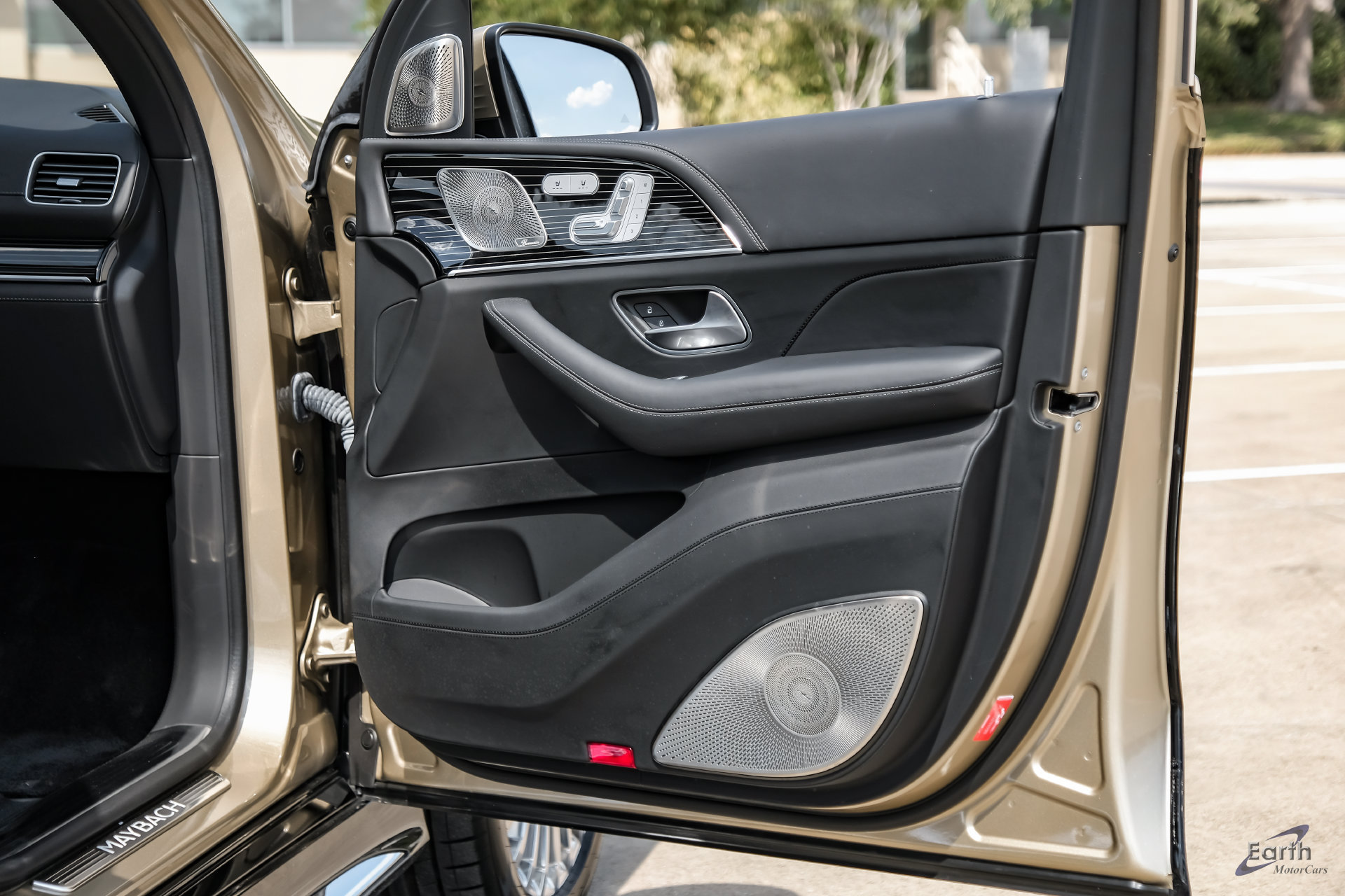 Used 2024 Mercedes-Benz Maybach GLS 600 4MATIC image 97
