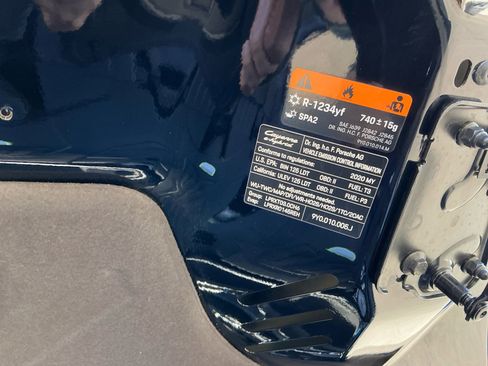 Used 2020 Porsche Cayenne E-Hybrid image 24