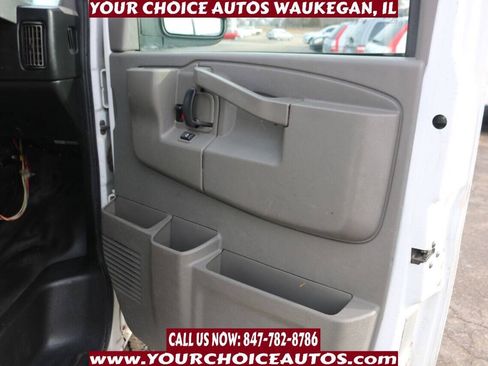 Used 2017 GMC Savana 2500 RWD image 29