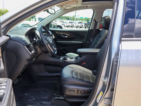 Used 2023 GMC Terrain Denali w/ Denali Premium Package AWD/4WD image 7