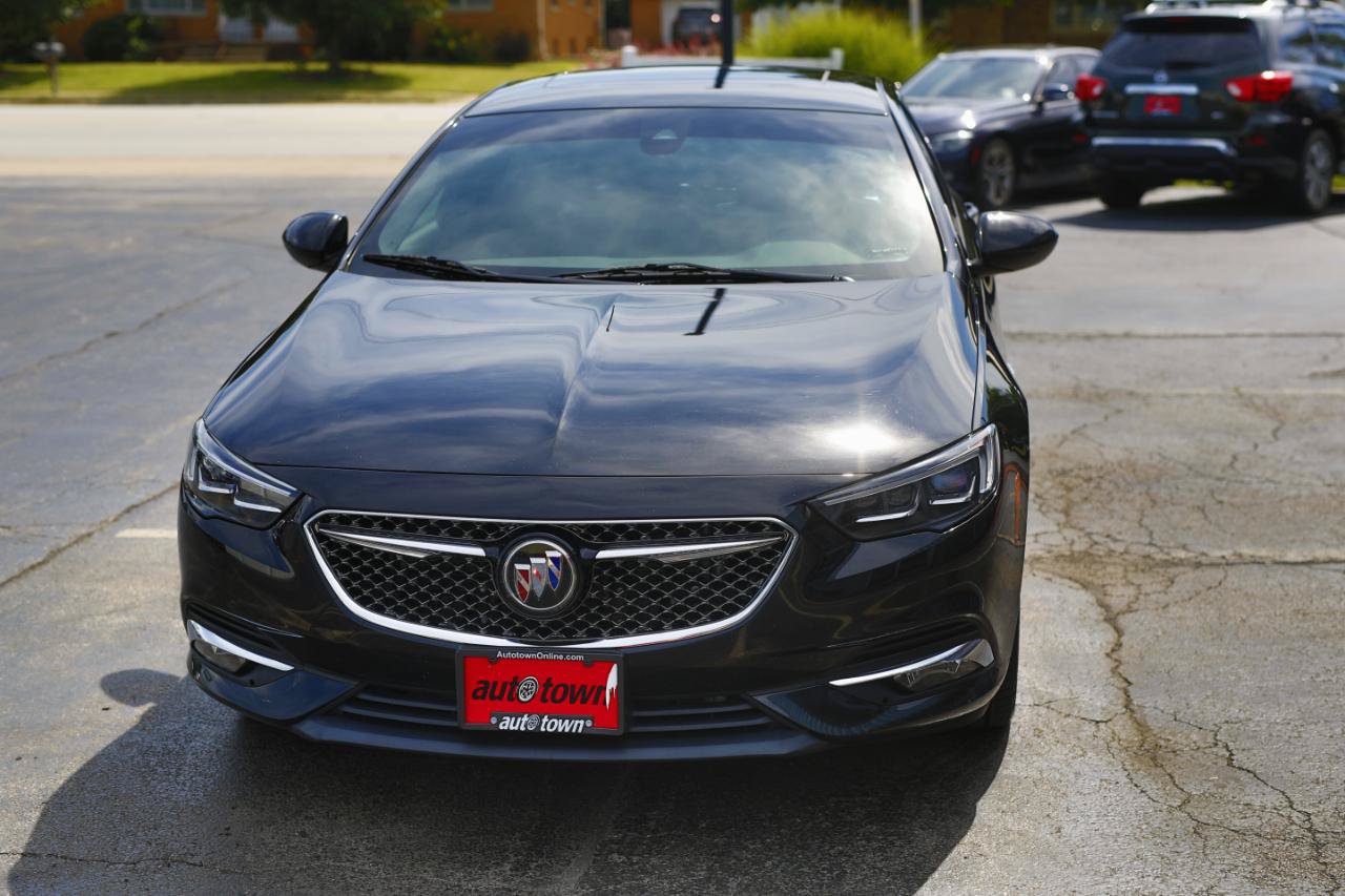 Used 2020 Buick Regal Avenir w/ Driver Confidence Package II FWD image 2