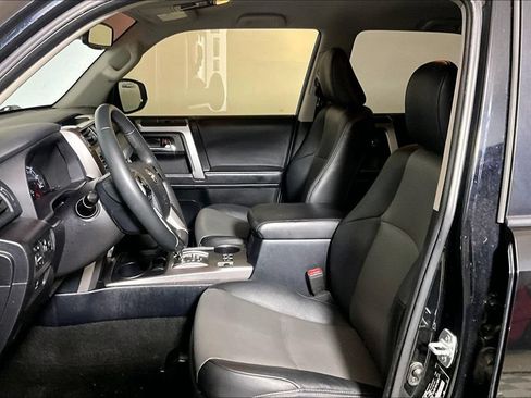 Used 2020 Toyota 4Runner SR5 Premium RWD image 20