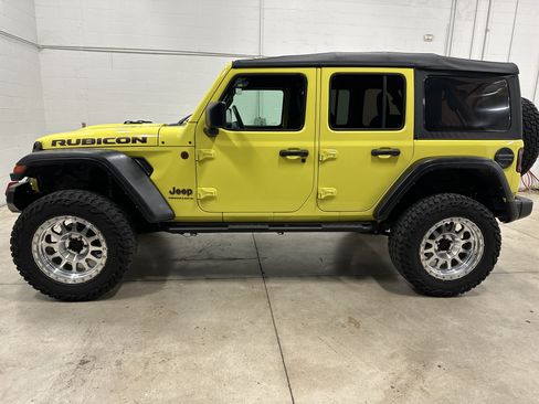 Used 2023 Jeep Wrangler Unlimited Rubicon w/ Safety Group AWD/4WD image 7
