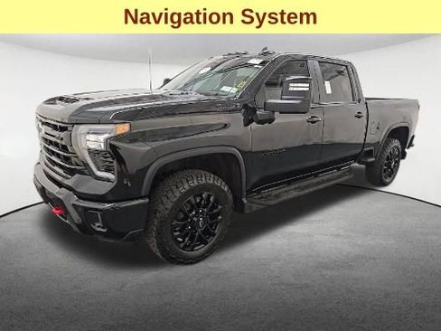 Used 2025 Chevrolet Silverado 2500 LT w/ Trail Boss Package AWD/4WD image 4