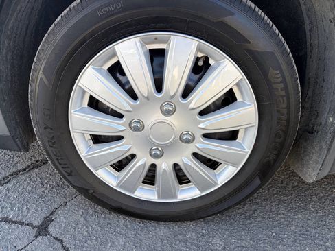 Used 2011 Nissan Versa 1.8 S w/ PWR Plus Pkg image 7