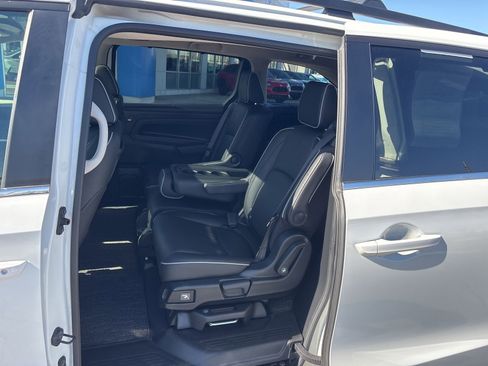 Certified 2025 Honda Odyssey Touring image 9