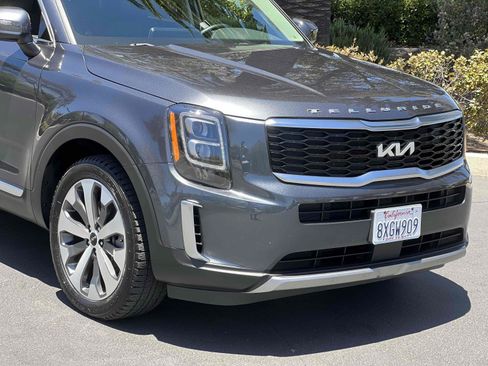 Used 2022 Kia Telluride EX w/ EX Premium Package FWD image 56