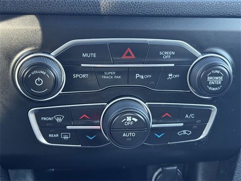 Certified 2022 Dodge Charger SXT w/ Cold Weather Package image 31