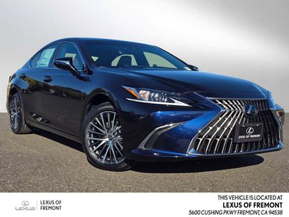 New 2025 Lexus ES 300h w/ Premium Package