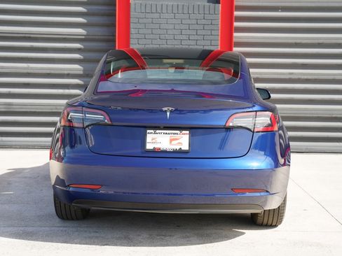 Used 2023 Tesla Model 3 Standard Range image 4