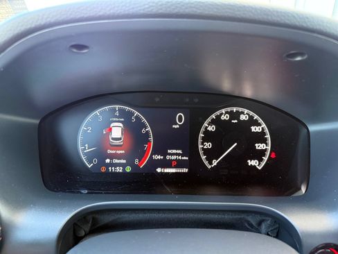 Certified 2025 Honda HR-V Sport image 14