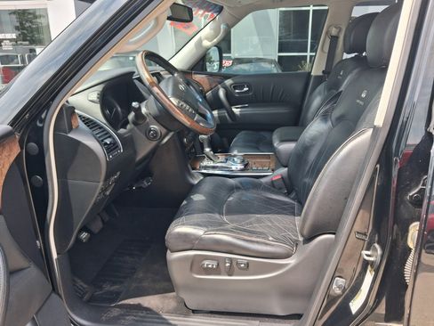 Used 2011 INFINITI QX56 4WD w/ Deluxe Touring Pkg image 4
