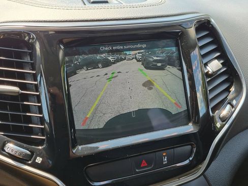 Used 2022 Jeep Cherokee Limited AWD/4WD image 19