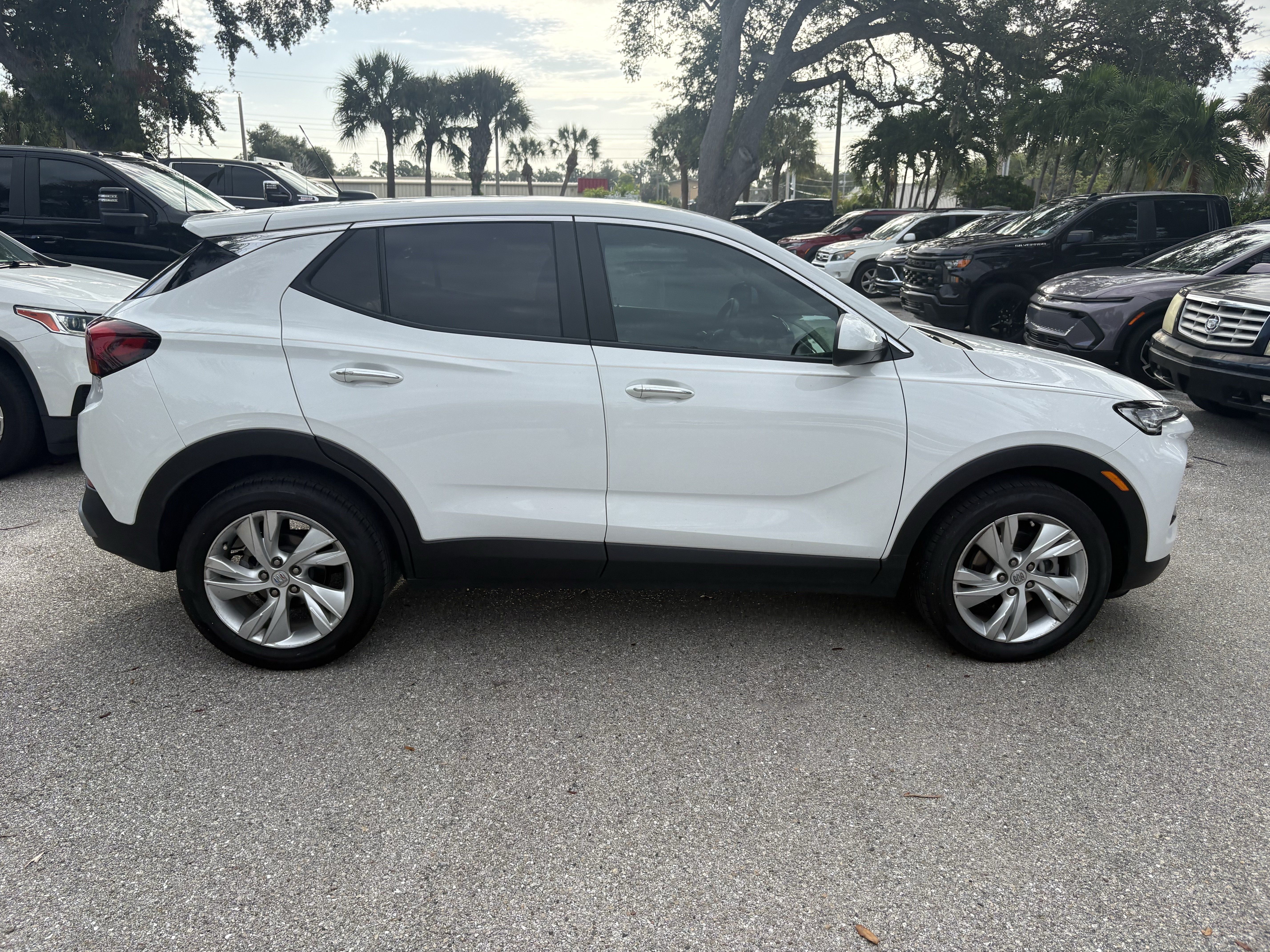 Certified 2024 Buick Encore GX Preferred FWD image 8