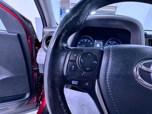 Used 2018 Toyota RAV4 XLE AWD/4WD image 20