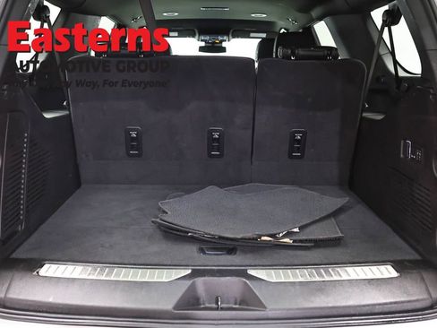 Used 2025 GMC Yukon XL Denali AWD/4WD image 9