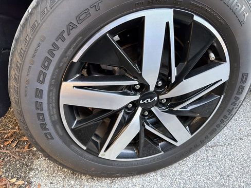 Certified 2023 Kia Sorento S FWD image 10
