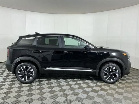 New 2025 Nissan Kicks SV image 8