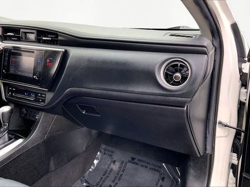Used 2019 Toyota Corolla LE image 18