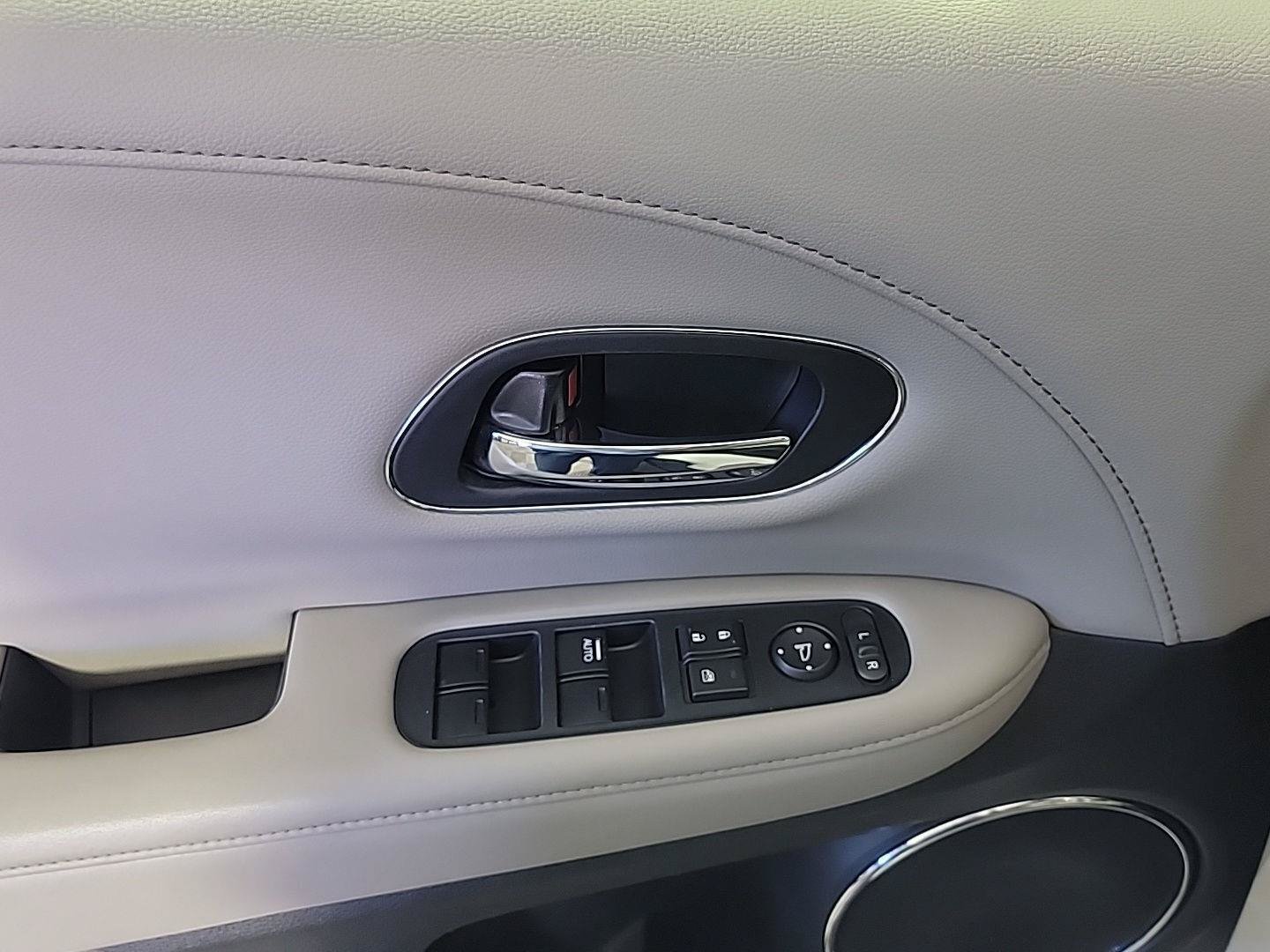Certified 2017 Honda HR-V EX-L image 36