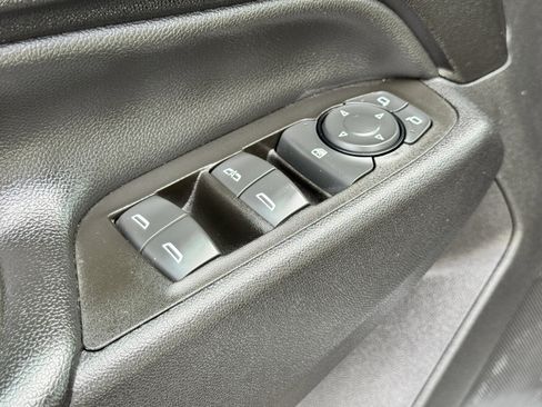 Used 2023 Chevrolet Equinox LT image 18