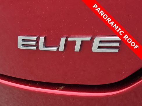 Used 2025 Honda Pilot Elite image 8