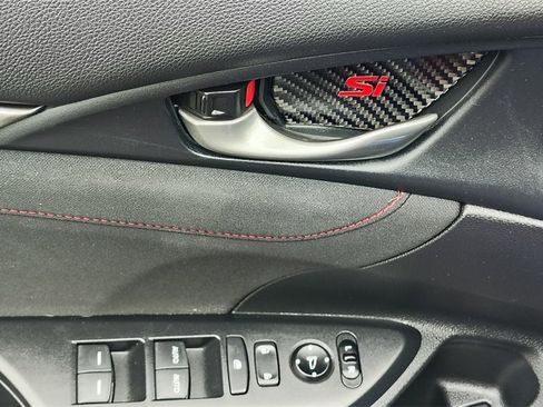 Used 2018 Honda Civic Si image 10