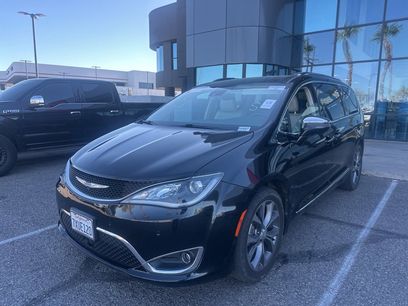 Used 2017 Chrysler Pacifica Limited w/ UConnect Theater Package