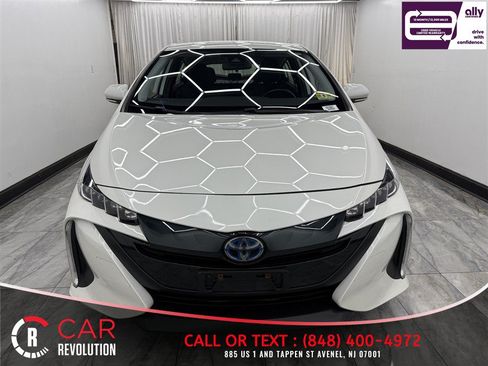 Used 2020 Toyota Prius Prime LE FWD image 2