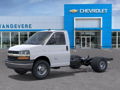New 2026 Chevrolet Express 3500 w/ Power Convenience Package image 2