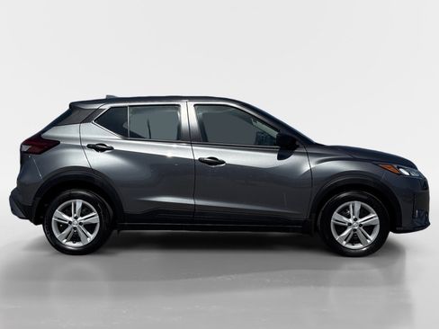 Used 2023 Nissan Kicks S image 7