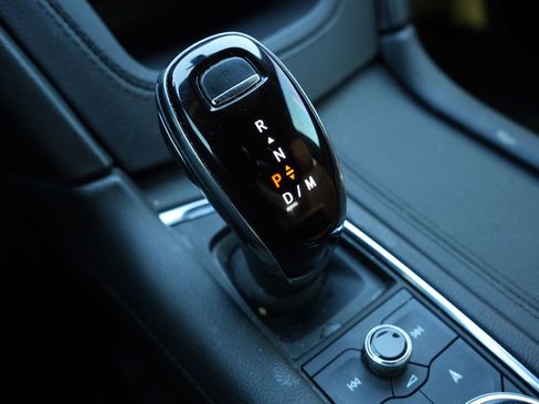 Certified 2023 Cadillac XT5 Premium Luxury w/ LPO, Floor Liner Package image 14