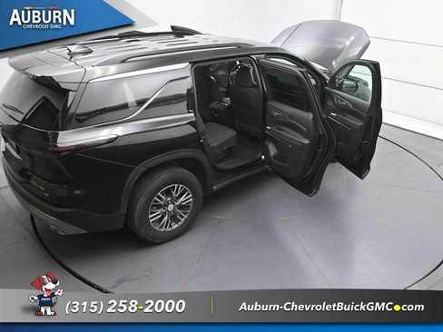 Used 2024 Chevrolet Traverse LT w/ Trailering Package AWD/4WD image 41