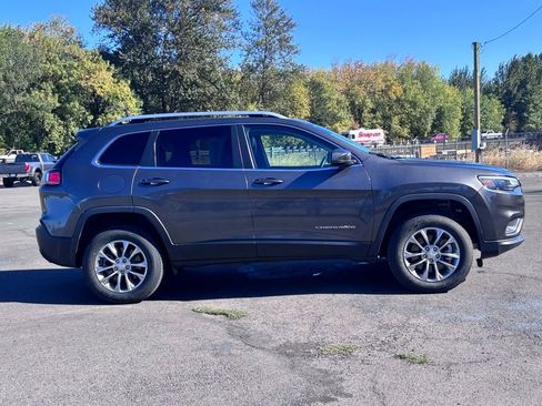 Used 2021 Jeep Cherokee Latitude Lux w/ Sun & Sound Group image 16