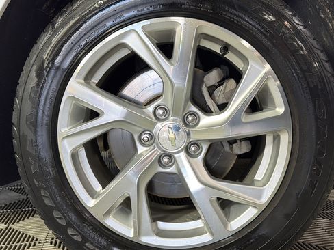 Used 2020 Chevrolet Equinox LT FWD image 36