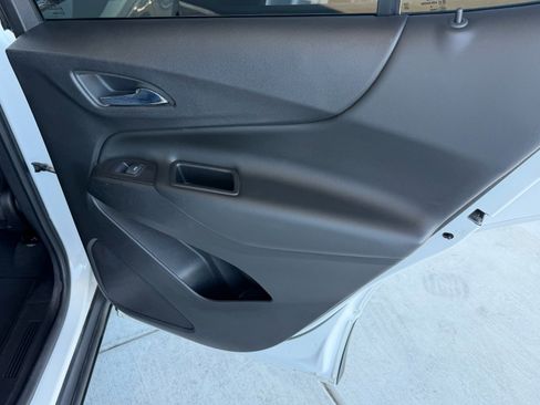 Used 2019 Chevrolet Equinox LT w/ Sun & Navigation Package image 19