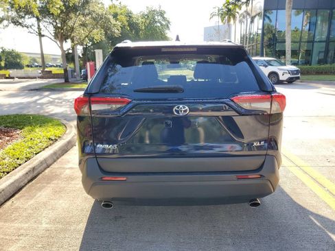 Used 2020 Toyota RAV4 XLE FWD image 5
