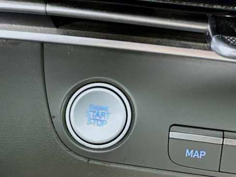 Used 2023 Hyundai Elantra SEL w/ Convenience Package image 34