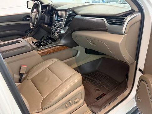 Used 2018 Chevrolet Suburban Premier AWD/4WD image 18